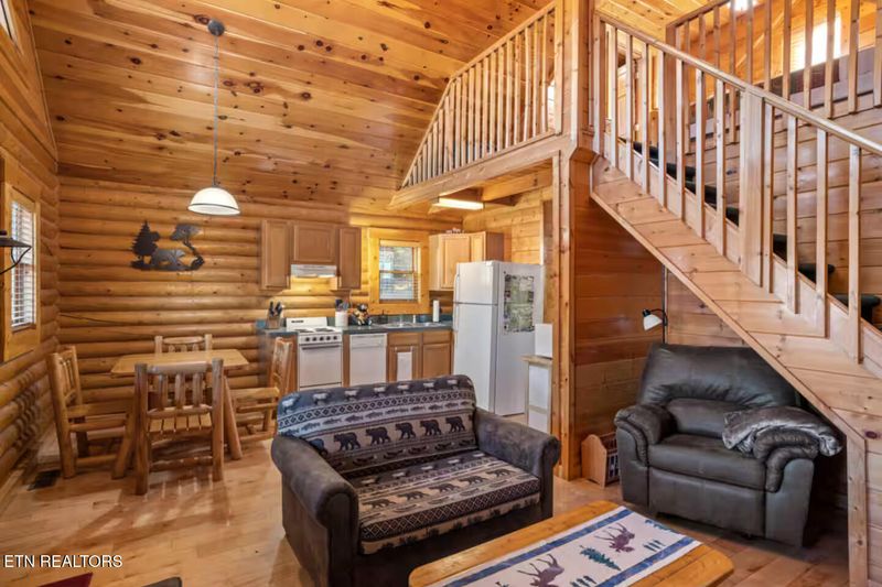232 Moose Ridge Way, Pigeon Forge, TN 37863