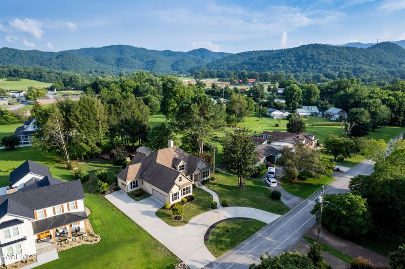 232 Riverview Rd, Townsend, TN 37882