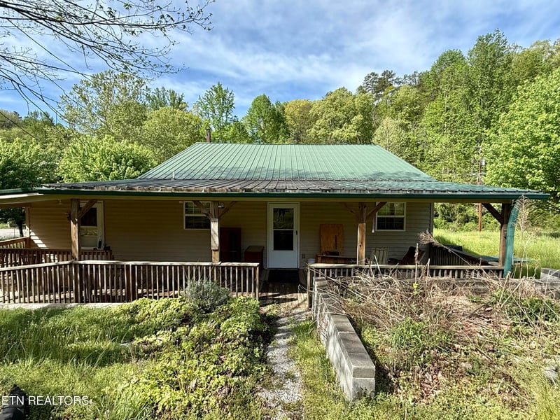 232 Sallings Rd, Luttrell, TN 37779