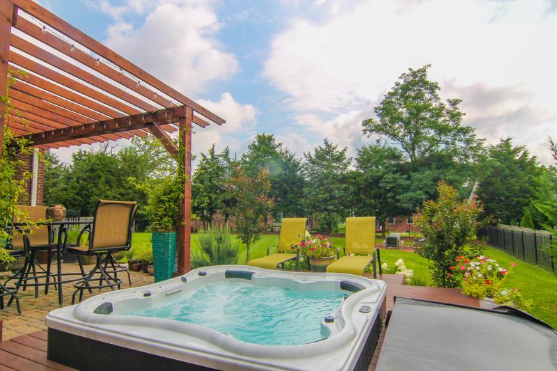 232 Spring Water Ln, Knoxville, TN 37934