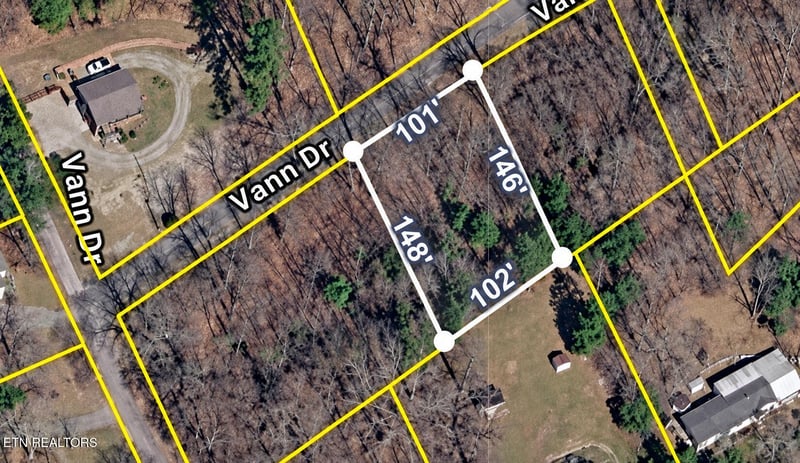 232 Vann Dr, Harriman, TN 37748