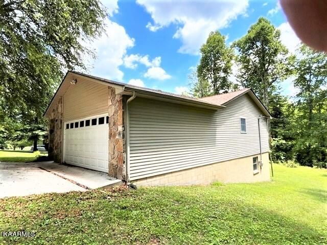 232 Yonside Dr, Sparta, TN 38583