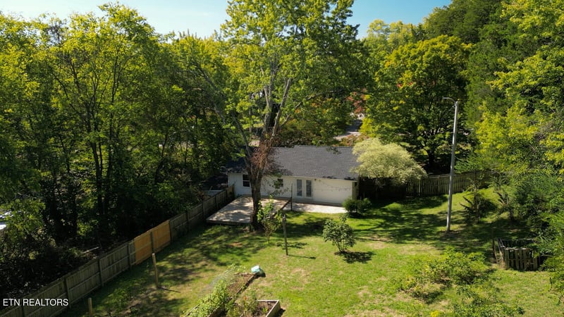 2320 Ault Rd, Knoxville, TN 37914