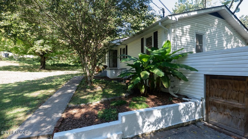 2320 Ault Rd, Knoxville, TN 37914