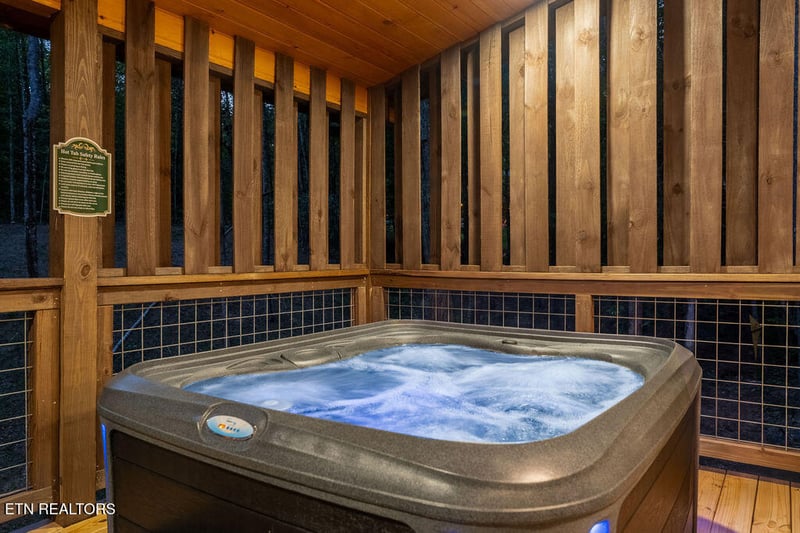 2320 Bogle Spring Loop, Sevierville, TN 37862