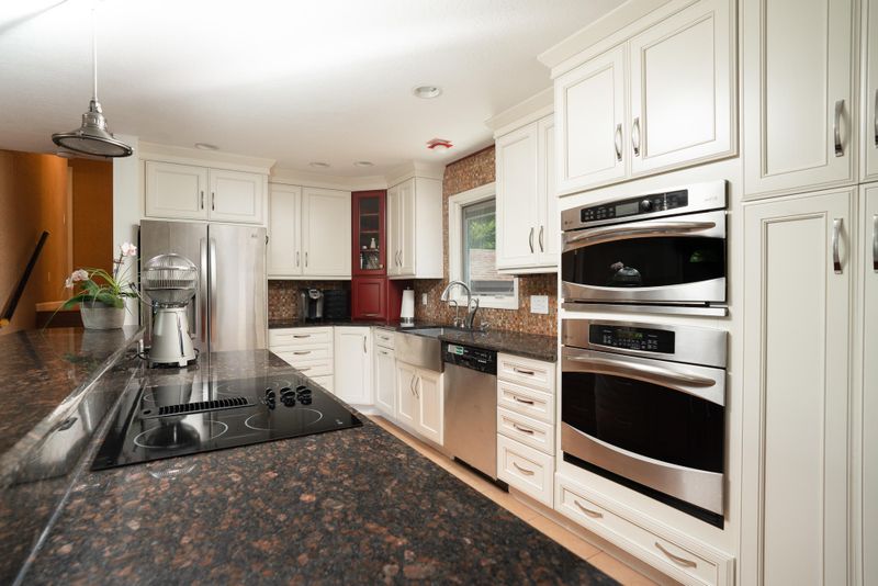 2320 Crestview Cir, Lenoir City, TN 37772
