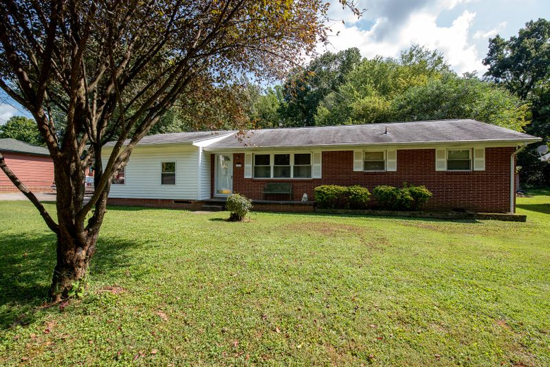 2320 Patrick Ave, Maryville, TN 37804