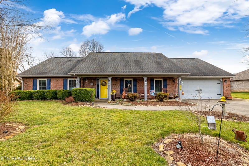 2320 Portland Dr, Maryville, TN 37803