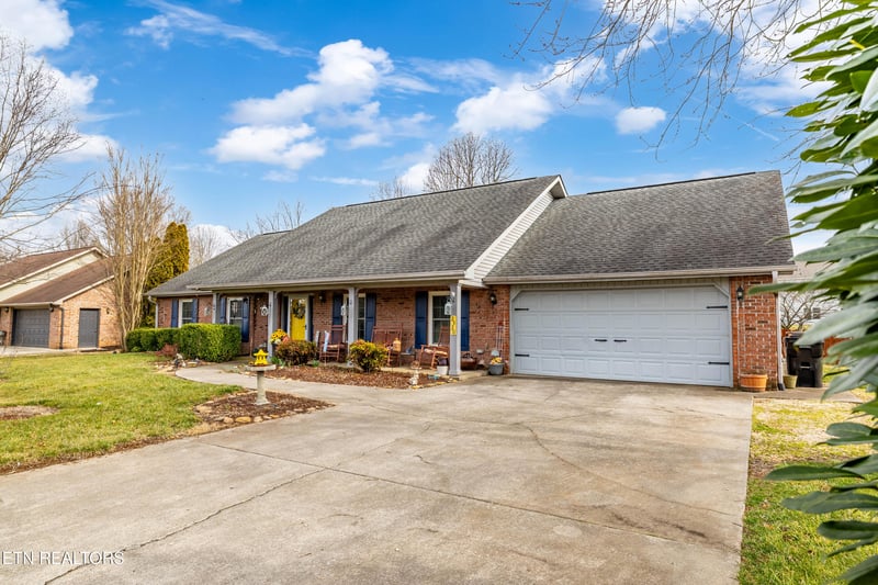 2320 Portland Dr, Maryville, TN 37803