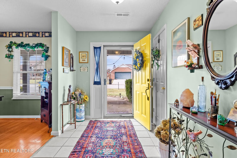 2320 Portland Dr, Maryville, TN 37803