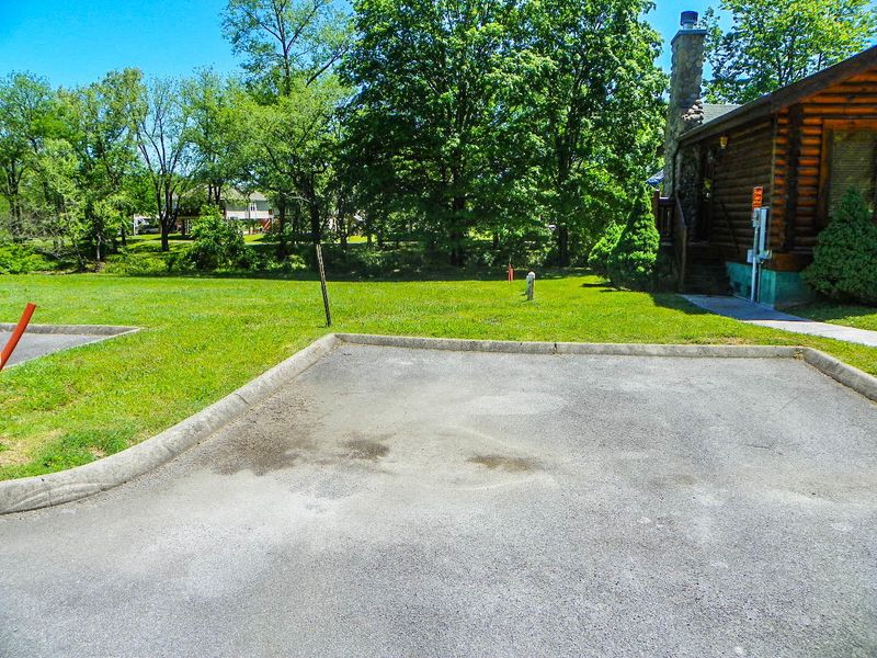 2321 River Port Way, Pigeon Forge, TN 37863