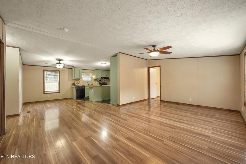 2321 W Copeland Dr, Powell, TN 37849