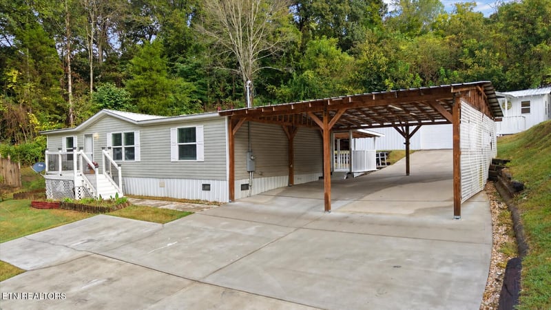 2321 W Copeland Dr, Powell, TN 37849