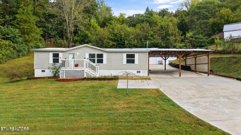 2321 W Copeland Dr, Powell, TN 37849