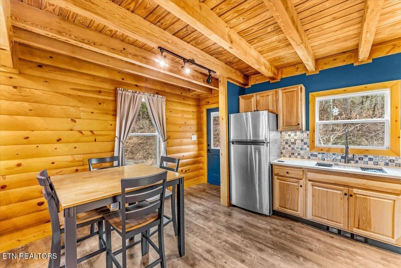 2321 Willow Ln, Sevierville, TN 37862