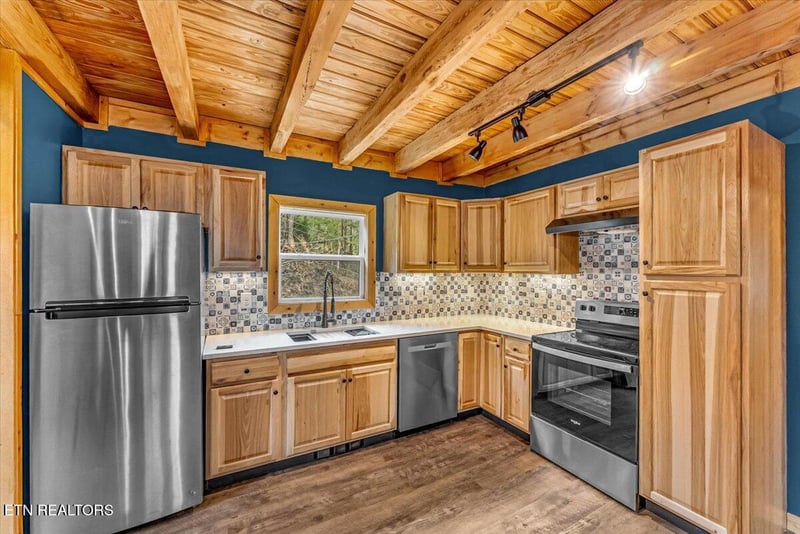 2321 Willow Ln, Sevierville, TN 37862
