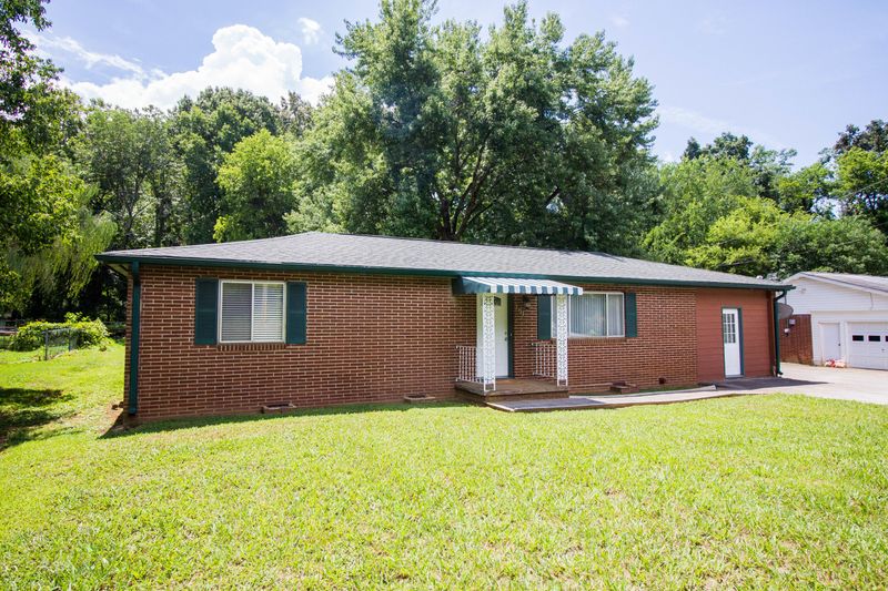 2322 W Patrick Ave, Maryville, TN 37804
