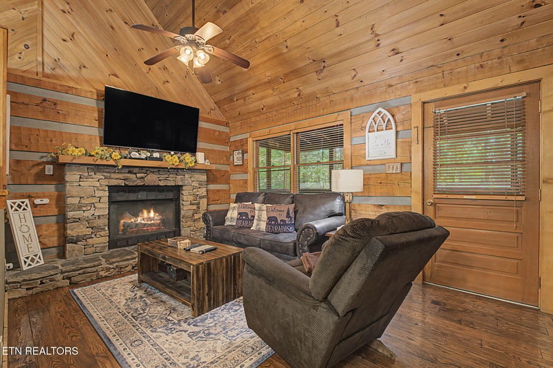 2323 Hidden Mountain Rd, Sevierville, TN 37876