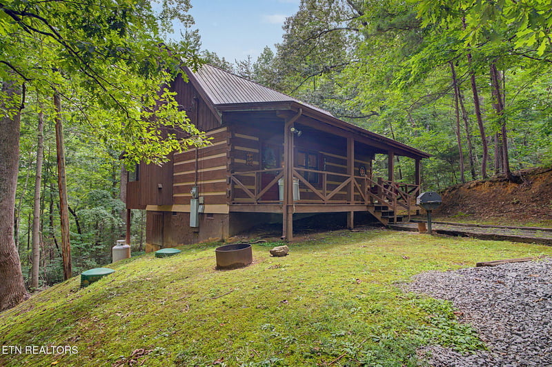 2323 Hidden Mountain Rd, Sevierville, TN 37876