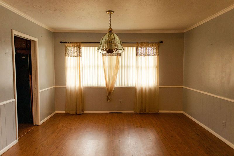 2323 Juniper Dr, Knoxville, TN 37912