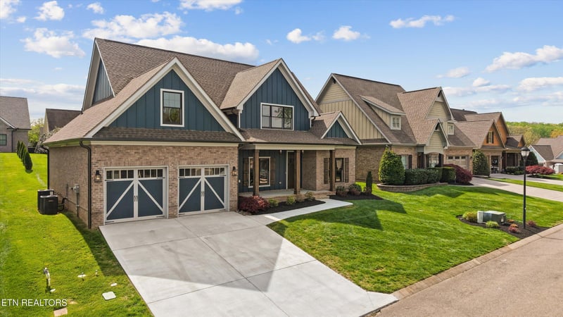 2323 Misty Mountain Cir, Knoxville, TN 37932