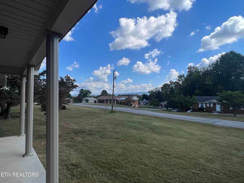 2323 Sentell Dr, Maryville, TN 37803