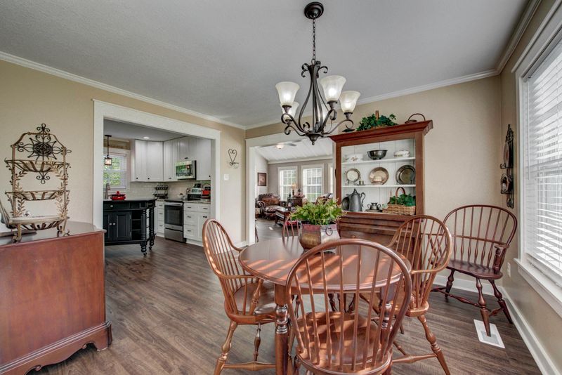 2324 Bishops Bridge Rd, Knoxville, TN 37922