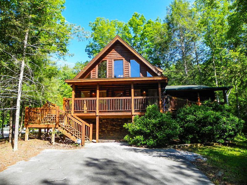 2324 Bogle Spring Loop, Sevierville, TN 37862