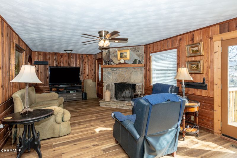 2324 Goldrush Rd, Pigeon Forge, TN 37863