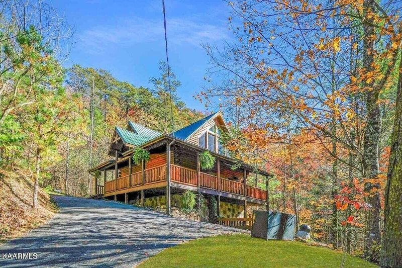 2324 Willow Ln, Sevierville, TN 37862
