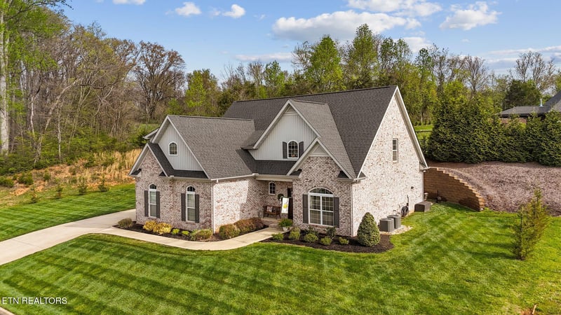 2324 Wolf Crossing Ln, Knoxville, TN 37932