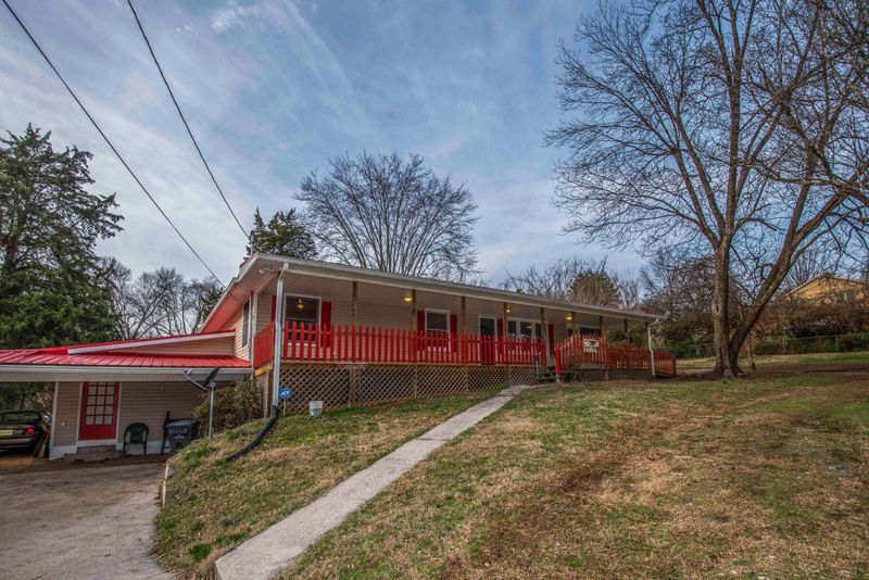 2325 Ault Rd, Knoxville, TN 37914