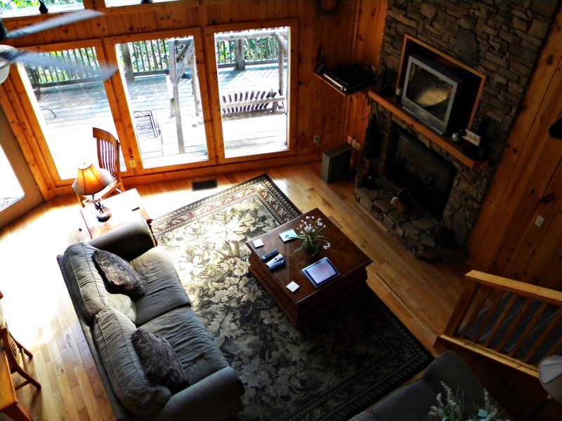 2325 High Top Loop, Sevierville, TN 37862