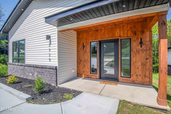 2325 Rock Gardens Dr, Sevierville, TN 37876