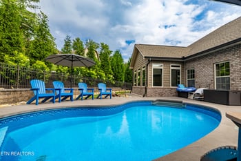 2326 Torrey Pines Dr, Maryville, TN 37801