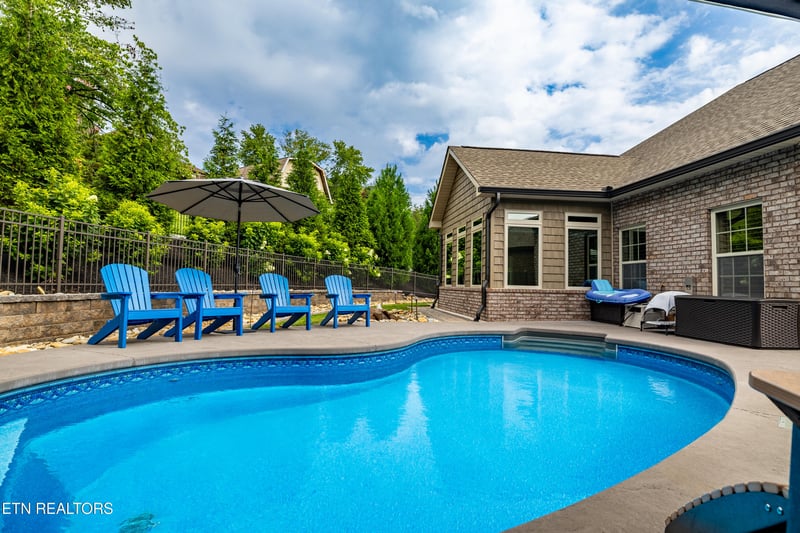 2326 Torrey Pines Dr, Maryville, TN 37801