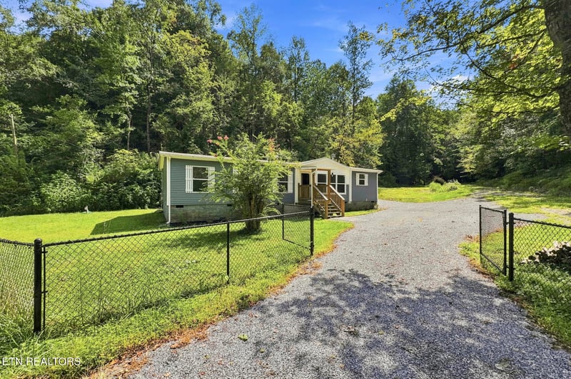 2327 Dripping Springs Rd, Seymour, TN 37865