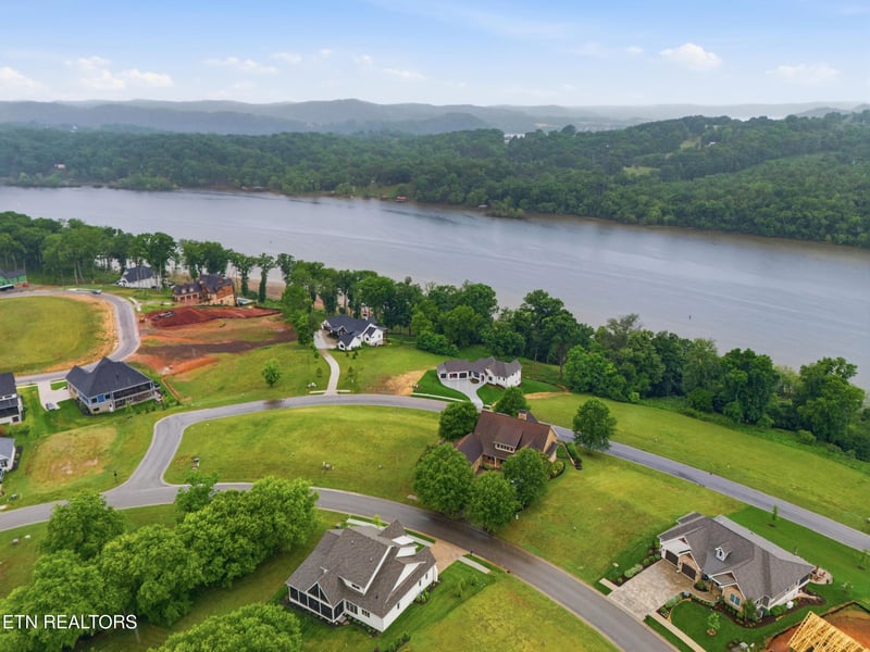 2327 Persimmon, Loudon, TN 37774