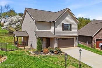2327 Torrey Pines Dr, Maryville, TN 37801