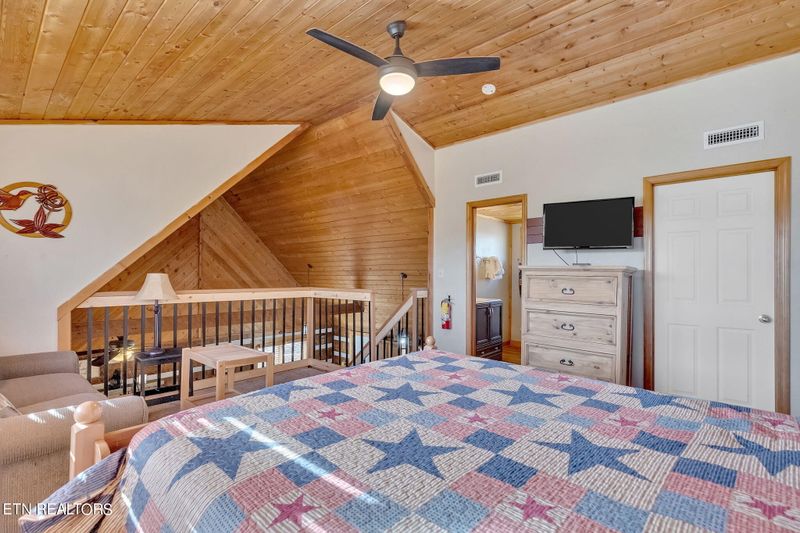 2328 Hidden Mountain Rd, Sevierville, TN 37876