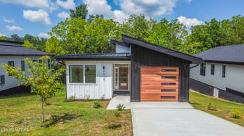 2329 Rock Gardens Dr, Sevierville, TN 37876
