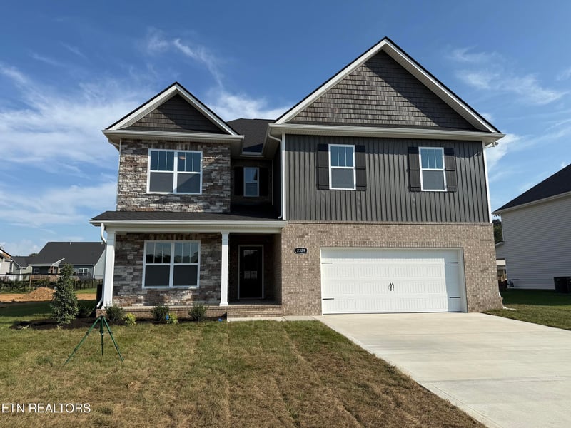 2329 Tributary Dr, Sevierville, TN 37876
