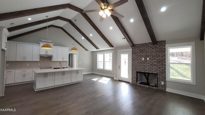 233 Chahyga Cir, Loudon, TN 37774