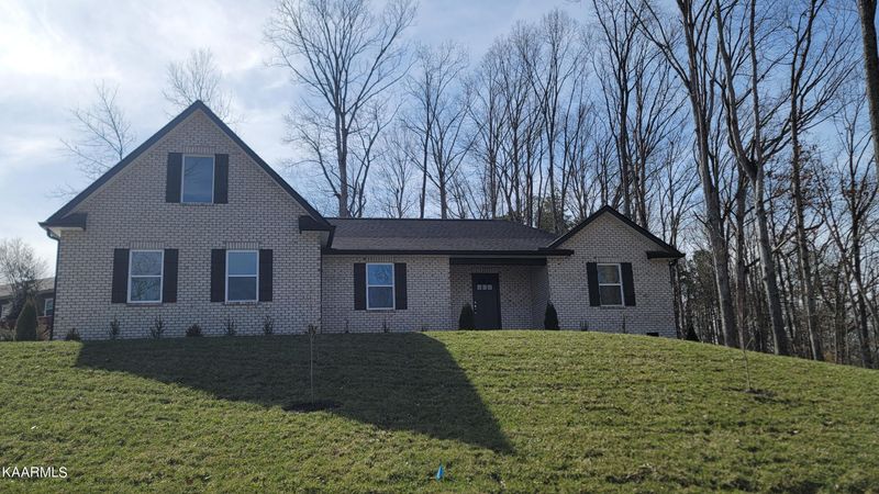 233 Chahyga Cir, Loudon, TN 37774