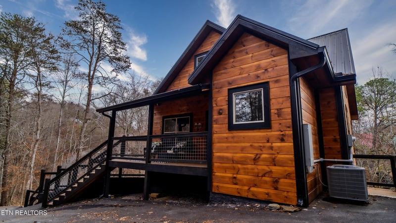 233 Cherokee Path Way, Sevierville, TN 37876