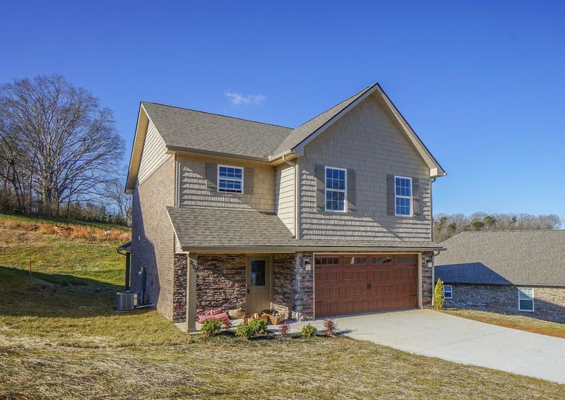 233 Conner Ln, Lenoir City, TN 37772