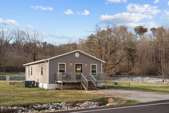 233 Hebbertsburg Rd, Crab Orchard, TN 37723