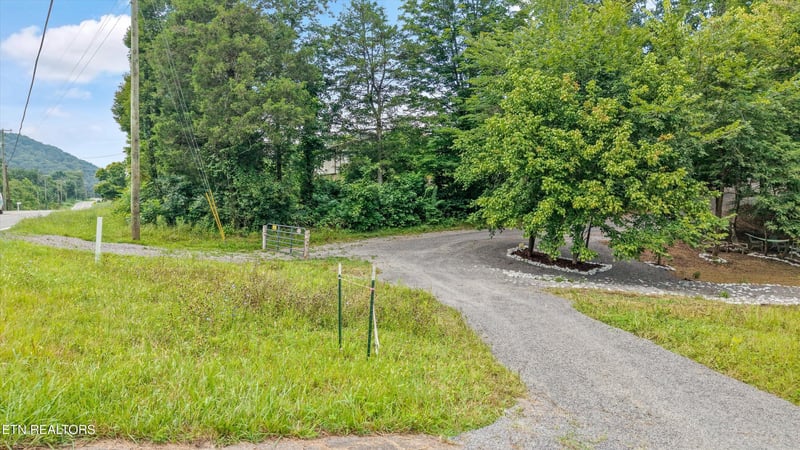 233 Highway 370, Luttrell, TN 37779