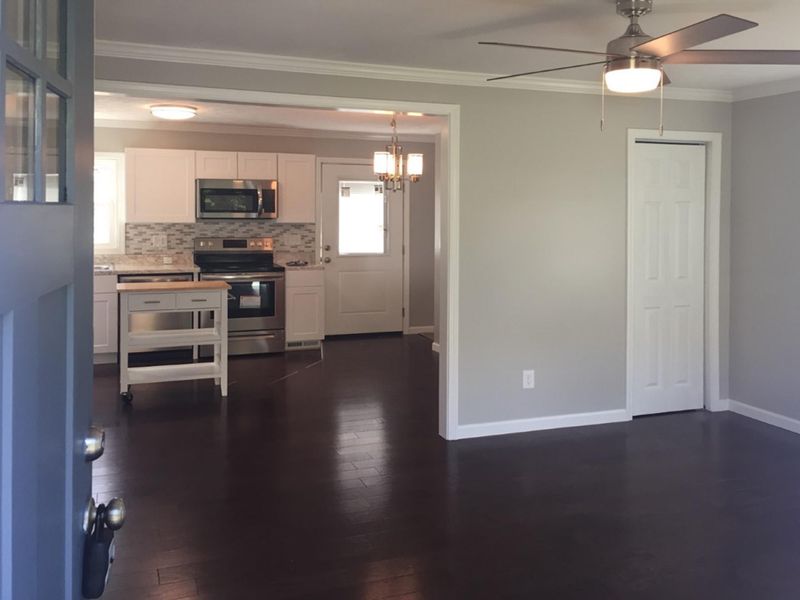 233 Mountain View Rd, Caryville, TN 37714