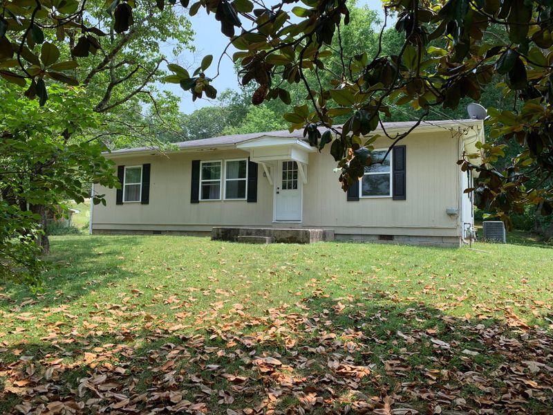 233 Old Midtown Hwy, Harriman, TN 37748